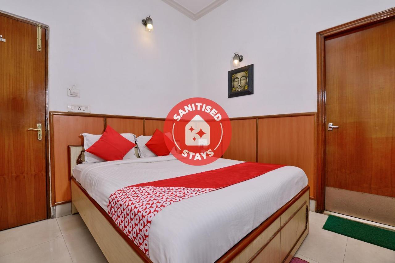 Oyo 3436 Shree Utsav Palace Guest House Колката Екстериор снимка