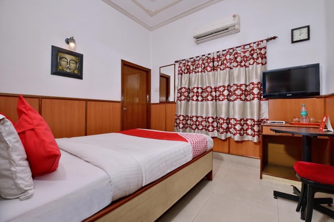 Oyo 3436 Shree Utsav Palace Guest House Колката Екстериор снимка