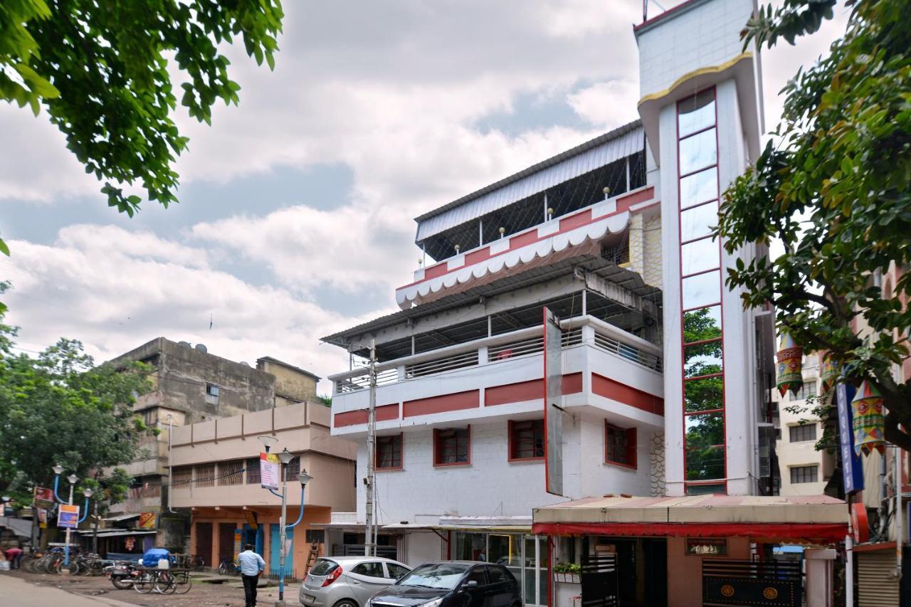 Oyo 3436 Shree Utsav Palace Guest House Колката Екстериор снимка